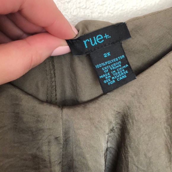 Cold-Shoulder Romper - Picture 2 of 3